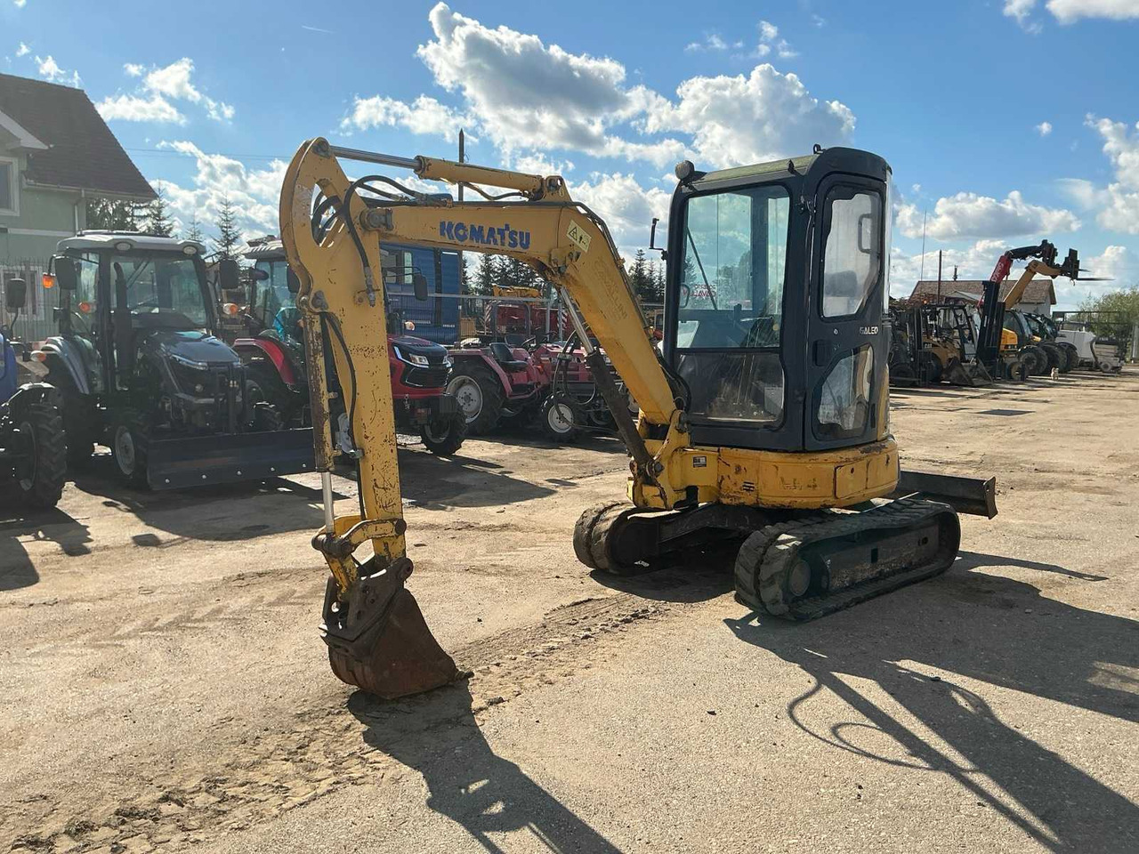 Komatsu PC 27 MR-2 - Мини-экскаватор: фото 2 Komatsu PC 27 MR-2 - Мини-экскаватор: фото 2