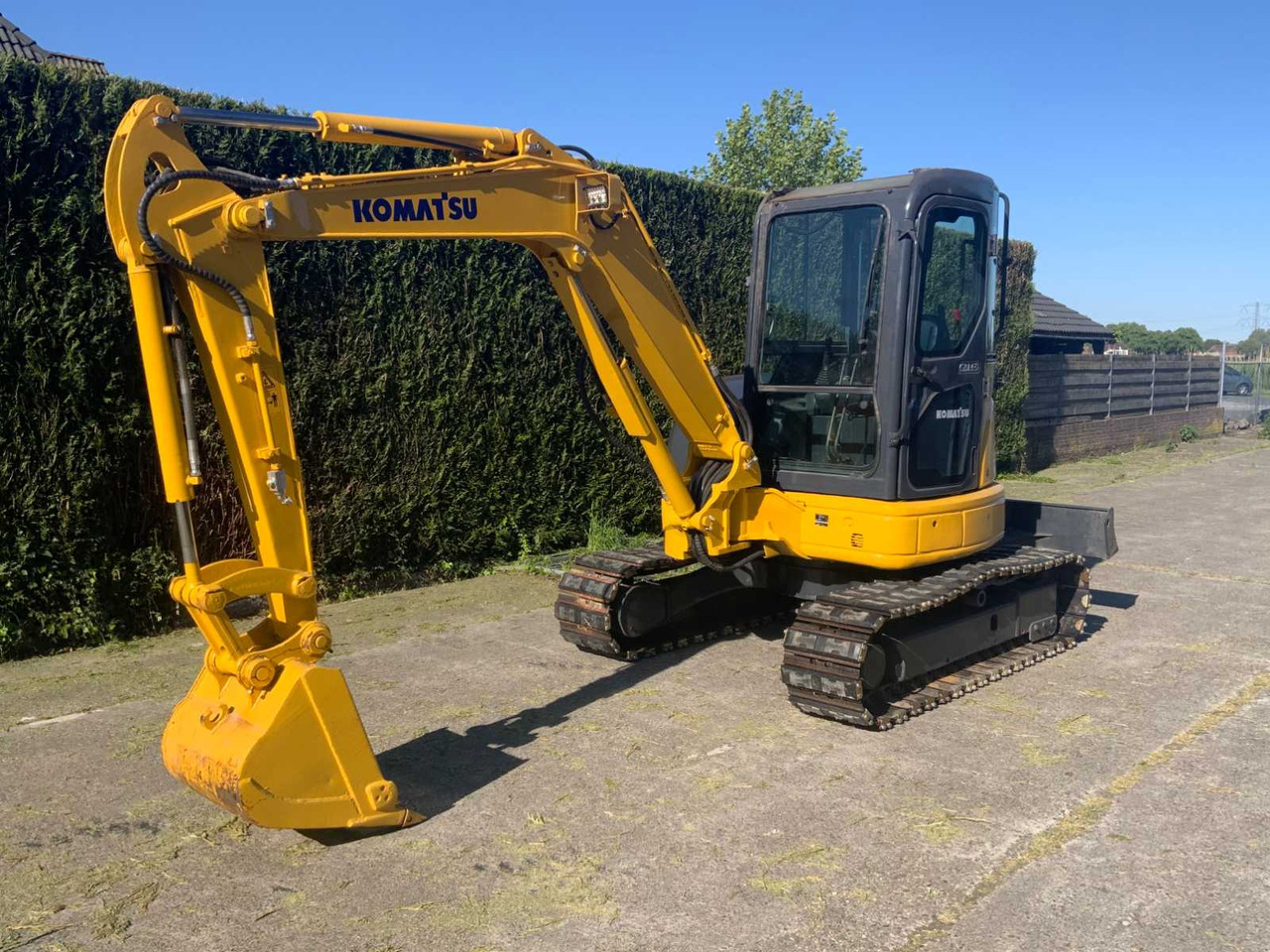 Komatsu PC40MR-3 - Гусеничный экскаватор: фото 1 Komatsu PC40MR-3 - Гусеничный экскаватор: фото 1
