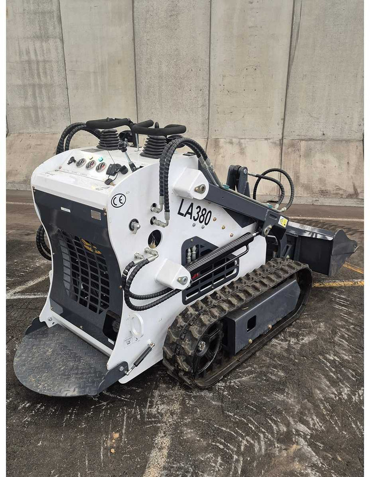 LADYS - 2025 - LA380 - SKID STEER LOADER - Гусеничный мини-погрузчик: фото 2 LADYS - 2025 - LA380 - SKID STEER LOADER - Гусеничный мини-погрузчик: фото 2