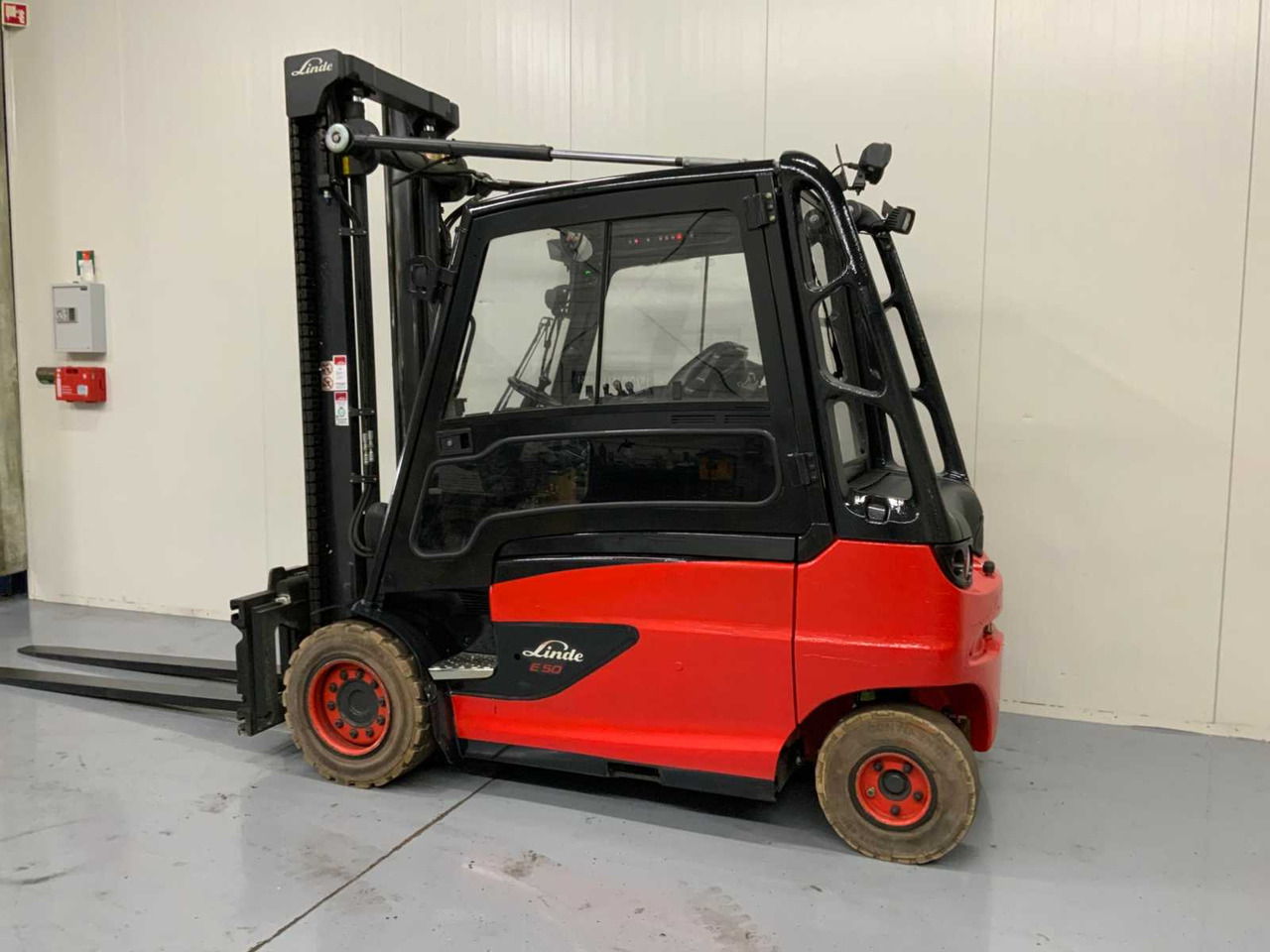 LINDE E50 - 4.1M DUPLEX, FORK POSITIONER, SIDE-SHIFT, LONG FORKS - FORKLIFT - Вилочный погрузчик: фото 3 LINDE E50 - 4.1M DUPLEX, FORK POSITIONER, SIDE-SHIFT, LONG FORKS - FORKLIFT - Вилочный погрузчик: фото 3
