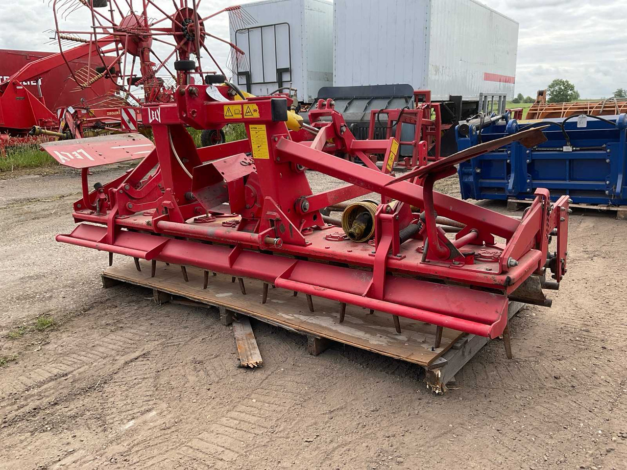 Lely Terra 300-25 Plus - Активная борона: фото 1 Lely Terra 300-25 Plus - Активная борона: фото 1
