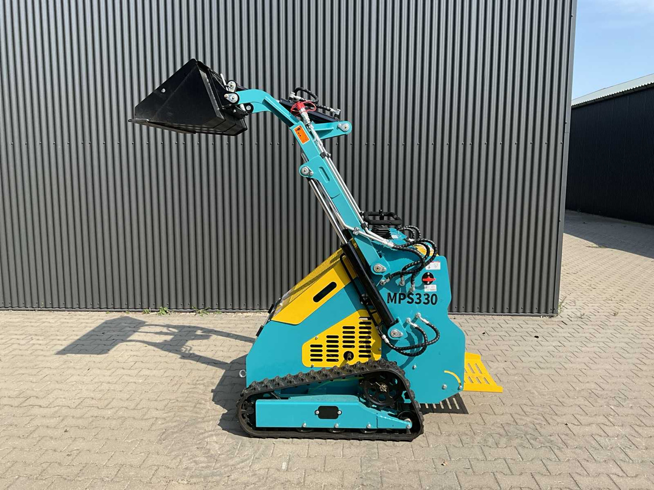 Mach Pro MP-S330 - Мини-погрузчик с бортовым поворотом: фото 3 Mach Pro MP-S330 - Мини-погрузчик с бортовым поворотом: фото 3