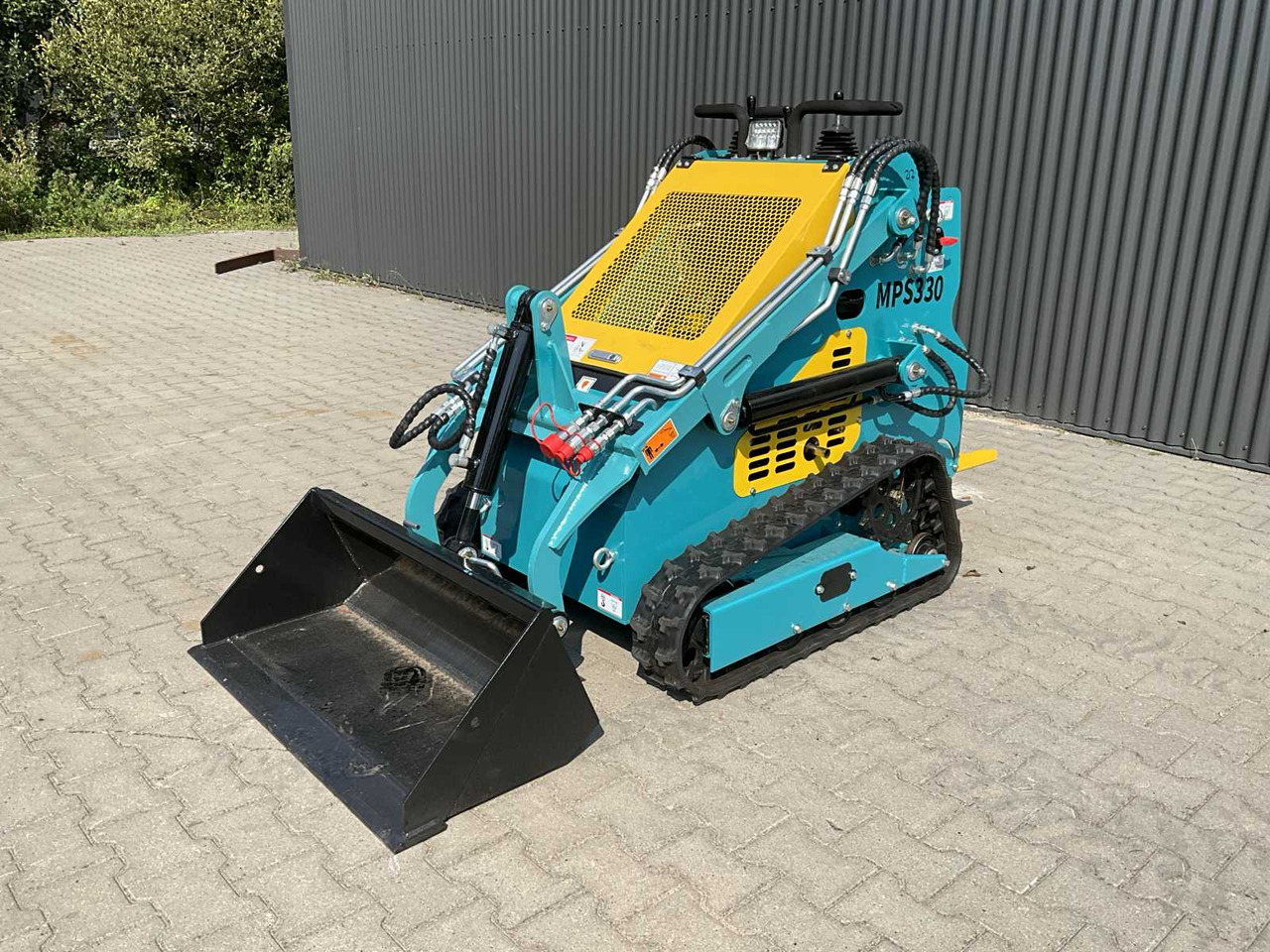 Mach Pro MP-S330 - Мини-погрузчик с бортовым поворотом: фото 1 Mach Pro MP-S330 - Мини-погрузчик с бортовым поворотом: фото 1