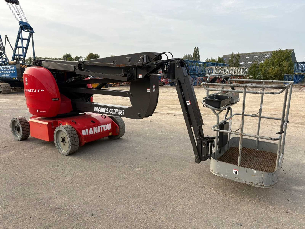 Manitou AET JC 3D - Подъёмник: фото 4 Manitou AET JC 3D - Подъёмник: фото 4