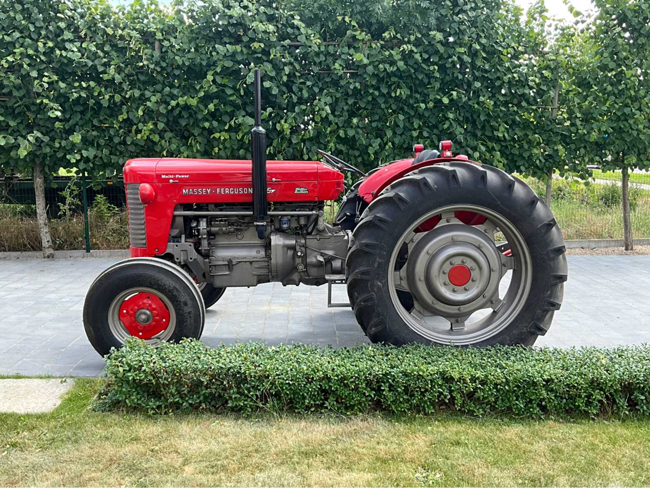 Massey Ferguson - Трактор: фото 2 Massey Ferguson - Трактор: фото 2