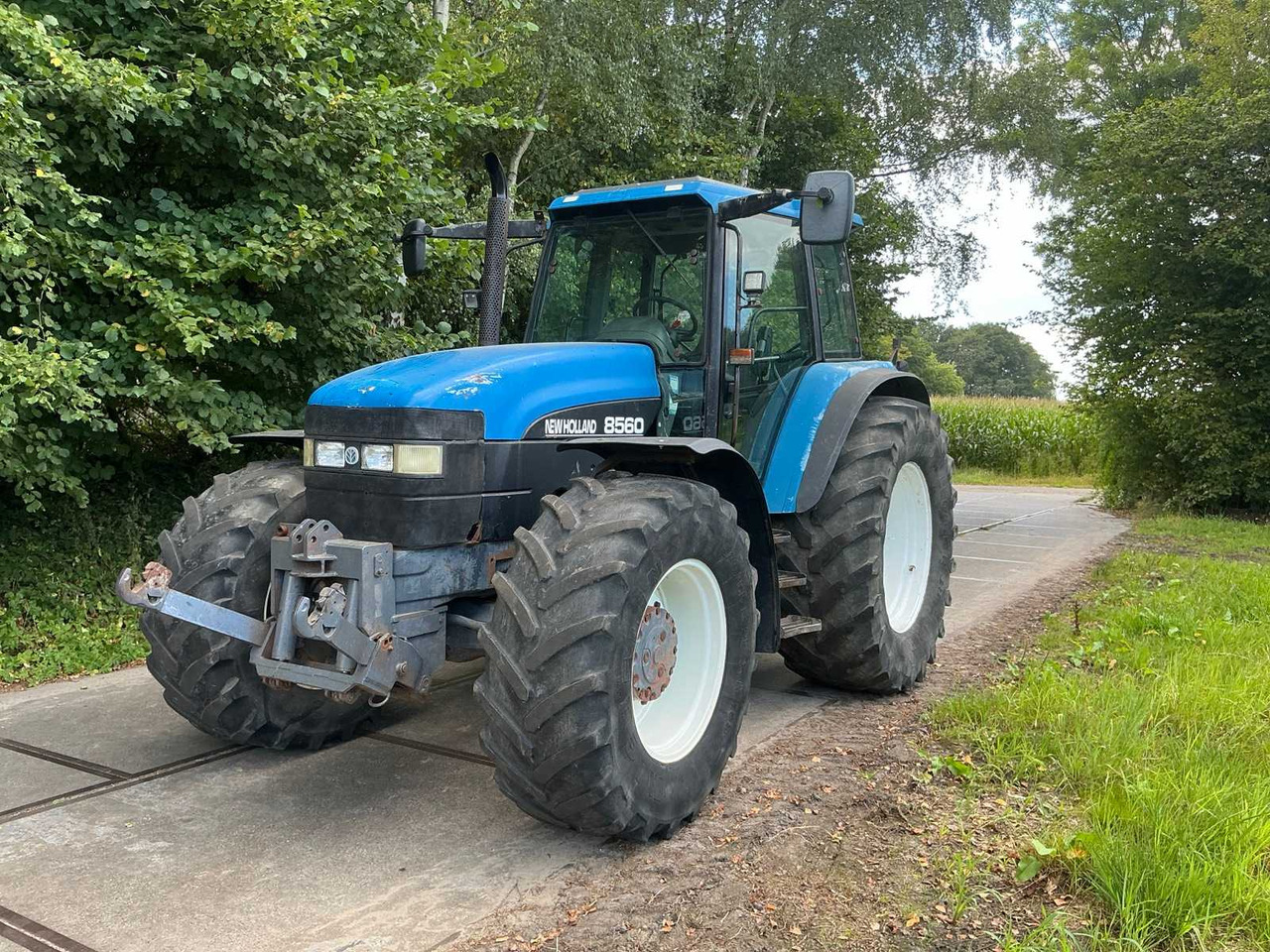 New Holland 8560 - Трактор: фото 1 New Holland 8560 - Трактор: фото 1