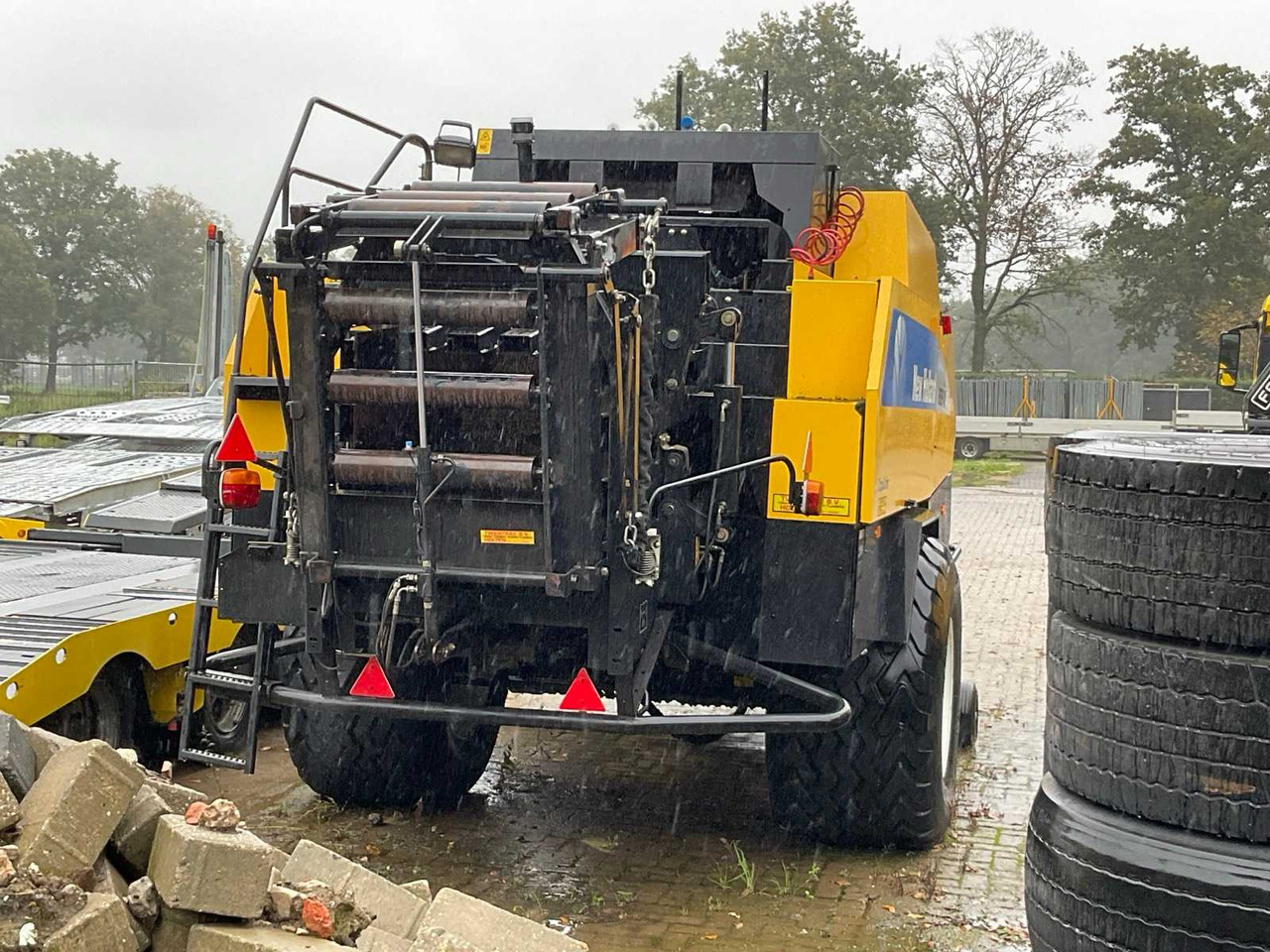 New Holland BB940R - Пресс-подборщик тюковый: фото 4 New Holland BB940R - Пресс-подборщик тюковый: фото 4