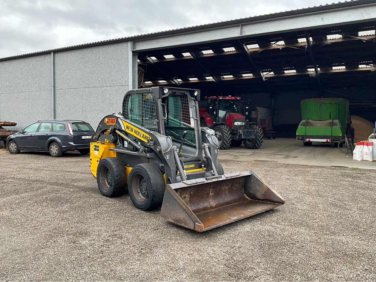 New Holland L218 LOADER - Мини-погрузчик с бортовым поворотом: фото 4 New Holland L218 LOADER - Мини-погрузчик с бортовым поворотом: фото 4