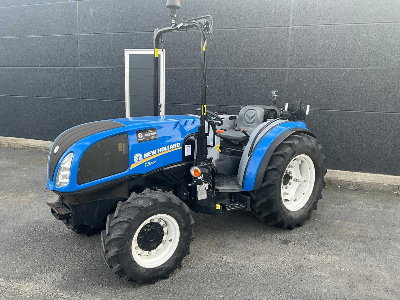New Holland T3.60F - Минитрактор: фото 1 New Holland T3.60F - Минитрактор: фото 1
