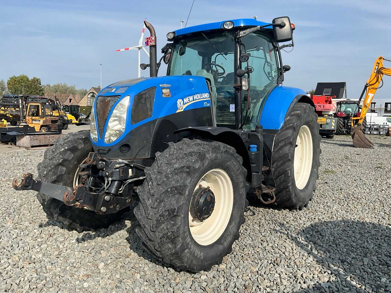 New Holland T7.210 - Трактор: фото 1 New Holland T7.210 - Трактор: фото 1