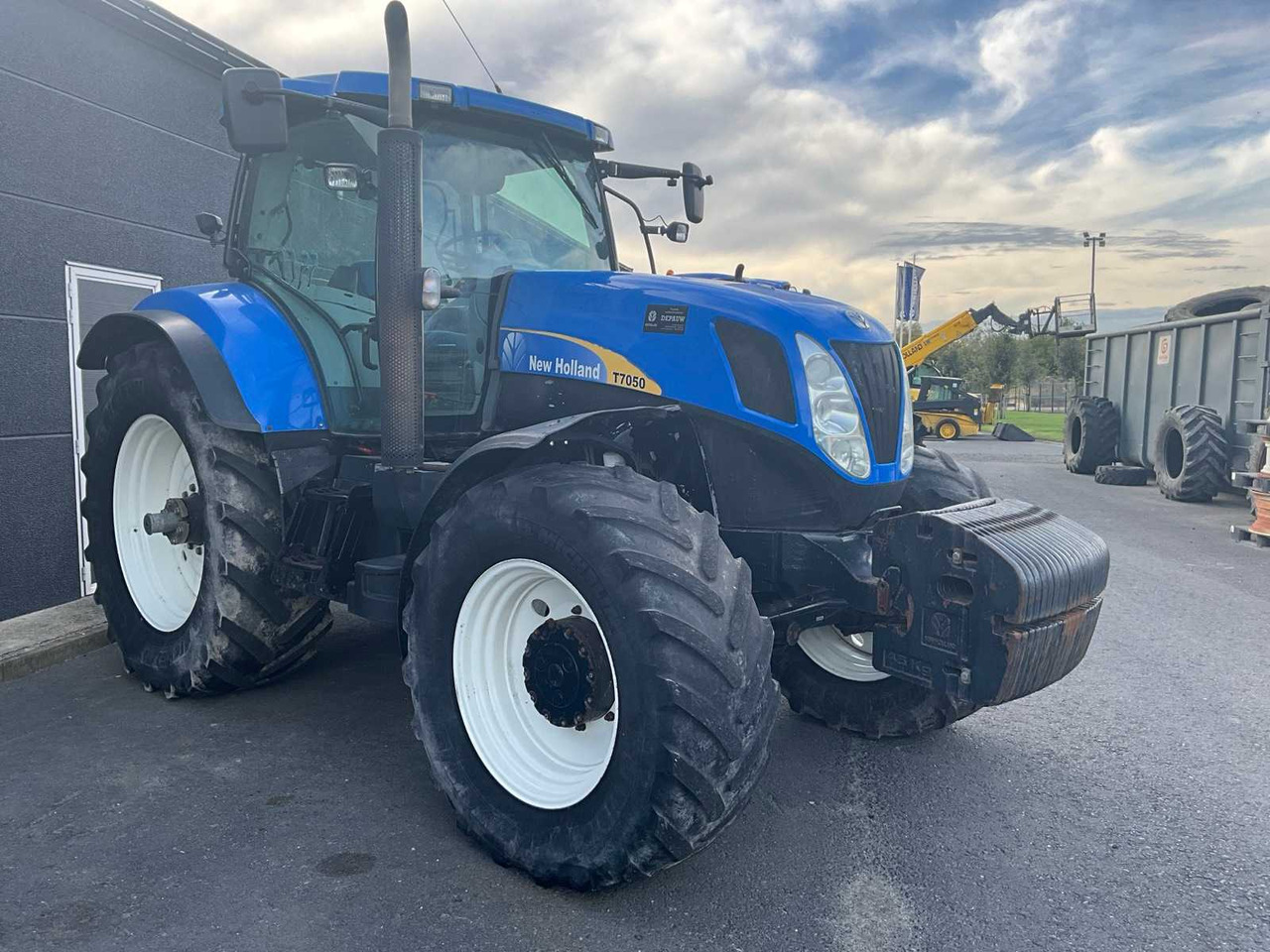 New Holland T7050 - Трактор: фото 3 New Holland T7050 - Трактор: фото 3