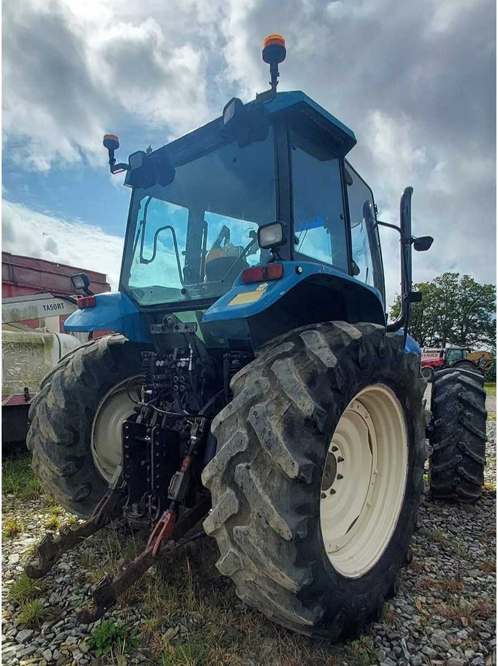 New Holland TM150 - Трактор: фото 3 New Holland TM150 - Трактор: фото 3
