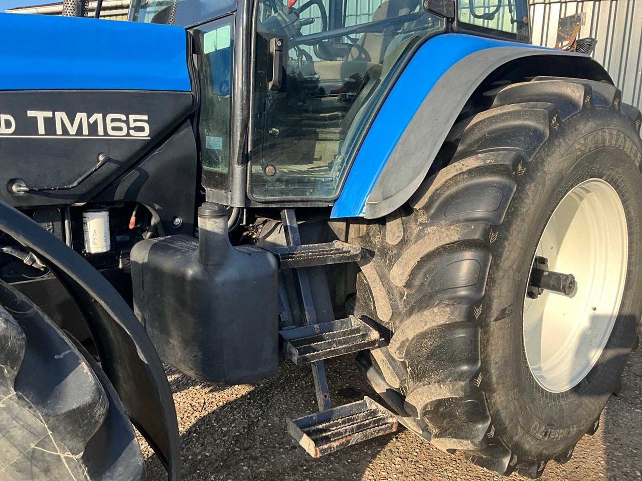Трактор New Holland TM165: фото 16
