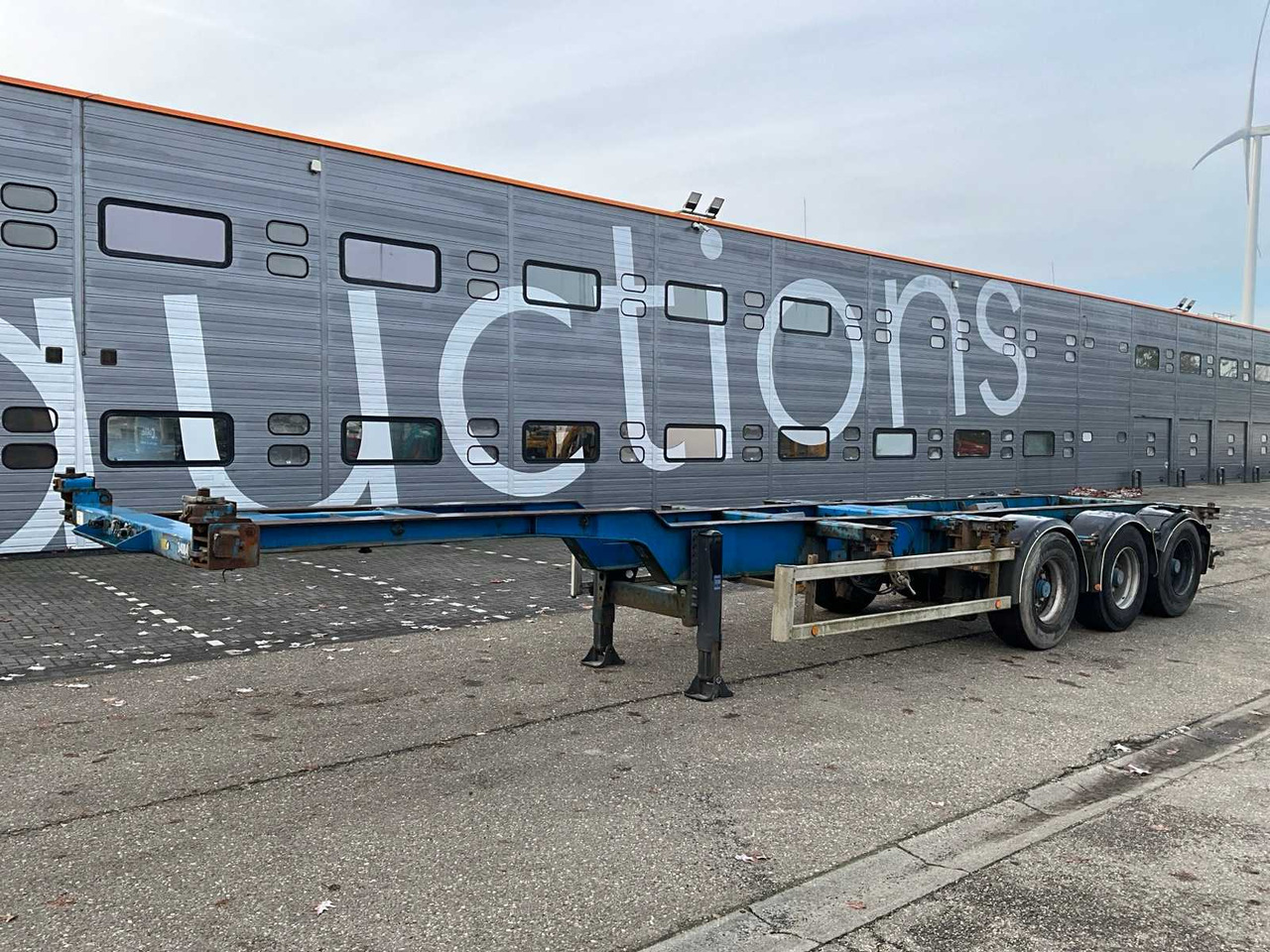 2001 HRD NT CON CONTAINER CHASSIS LJZ-12-X - Полуприцеп: фото 1 2001 HRD NT CON CONTAINER CHASSIS LJZ-12-X - Полуприцеп: фото 1