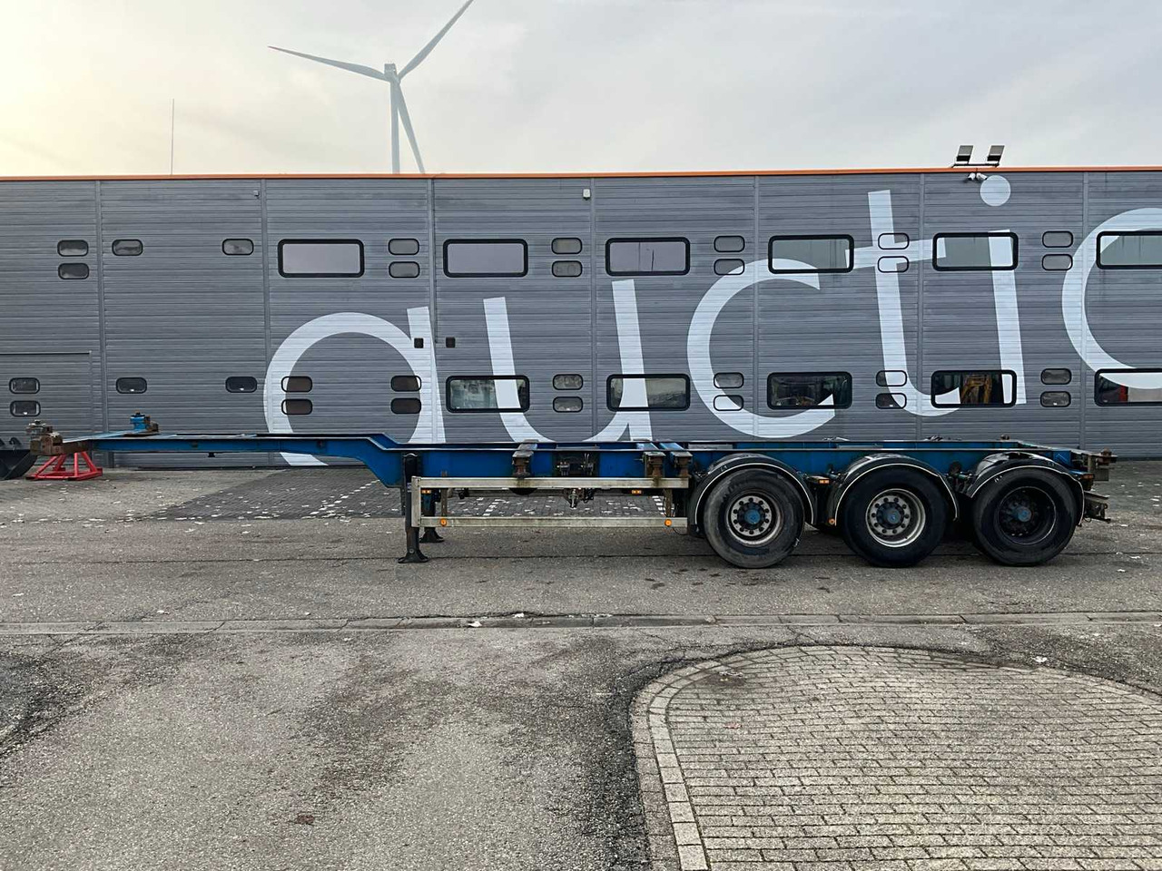 2001 HRD NT CON CONTAINER CHASSIS LJZ-12-X - Полуприцеп: фото 2 2001 HRD NT CON CONTAINER CHASSIS LJZ-12-X - Полуприцеп: фото 2