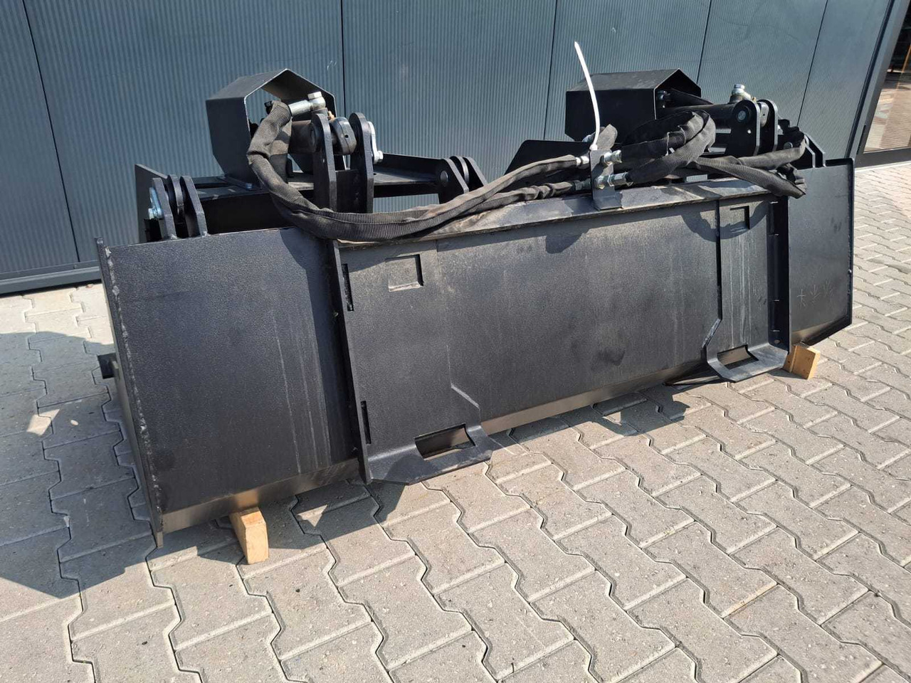 Rhino-cross 72 inch grapple Bucket - Техника для обработки почвы: фото 3 Rhino-cross 72 inch grapple Bucket - Техника для обработки почвы: фото 3