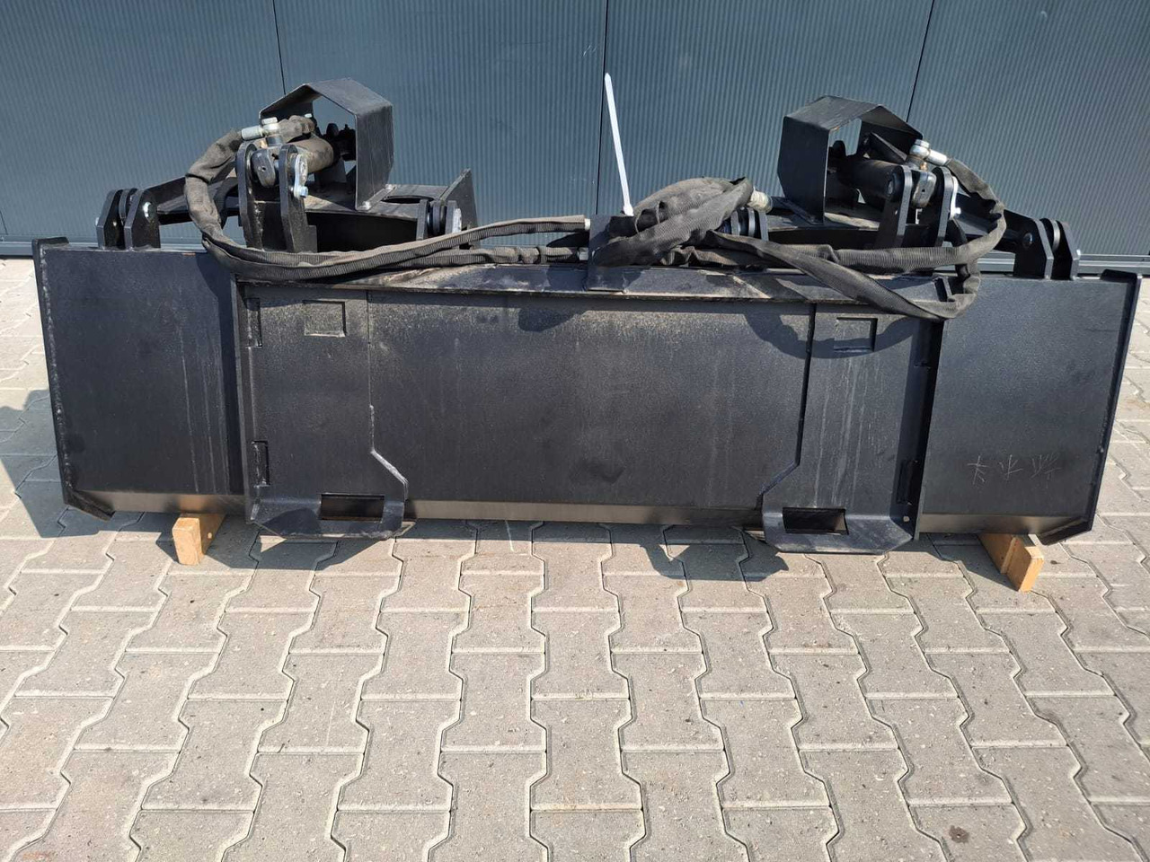 Rhino-cross 72 inch grapple Bucket - Техника для обработки почвы: фото 4 Rhino-cross 72 inch grapple Bucket - Техника для обработки почвы: фото 4