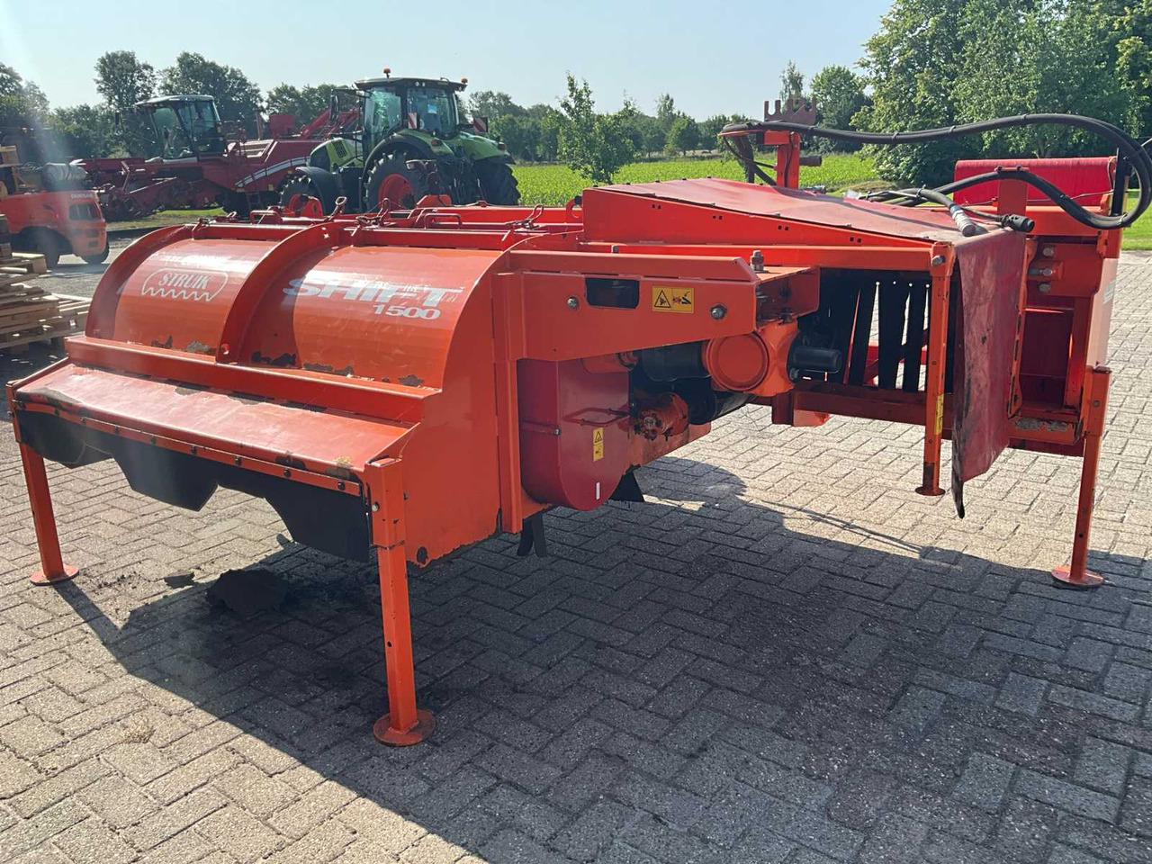 Struik Shift LKBS 1500 - Ботвоудалитель: фото 1 Struik Shift LKBS 1500 - Ботвоудалитель: фото 1