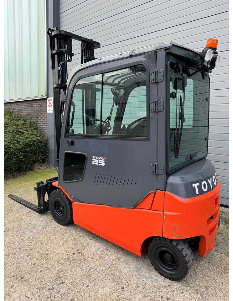 TOYOTA - 2013 - 8-FBMT-25 - FORK POSITIONER, SIDE-SHIFT - FORKLIFT - Вилочный погрузчик: фото 3 TOYOTA - 2013 - 8-FBMT-25 - FORK POSITIONER, SIDE-SHIFT - FORKLIFT - Вилочный погрузчик: фото 3