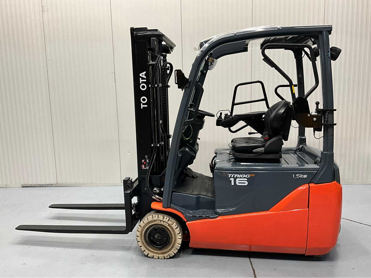 TOYOTA - 2018 - 8FBE16T - FORKLIFT, FREELIFT, SIDE SHIFT - PLASTIC ROOF - 4TH FUNCTION - Вилочный погрузчик: фото 1 TOYOTA - 2018 - 8FBE16T - FORKLIFT, FREELIFT, SIDE SHIFT - PLASTIC ROOF - 4TH FUNCTION - Вилочный погрузчик: фото 1