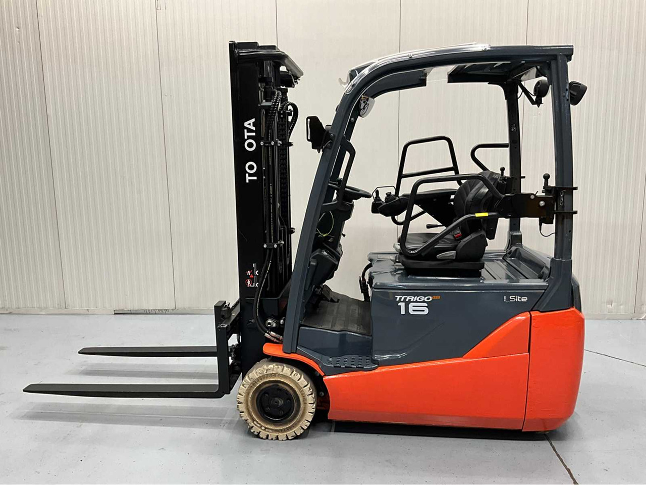 TOYOTA - 2018 - 8FBE16T - FORKLIFT, FREELIFT, SIDE SHIFT - PLASTIC ROOF - 4TH FUNCTION - Вилочный погрузчик: фото 3 TOYOTA - 2018 - 8FBE16T - FORKLIFT, FREELIFT, SIDE SHIFT - PLASTIC ROOF - 4TH FUNCTION - Вилочный погрузчик: фото 3