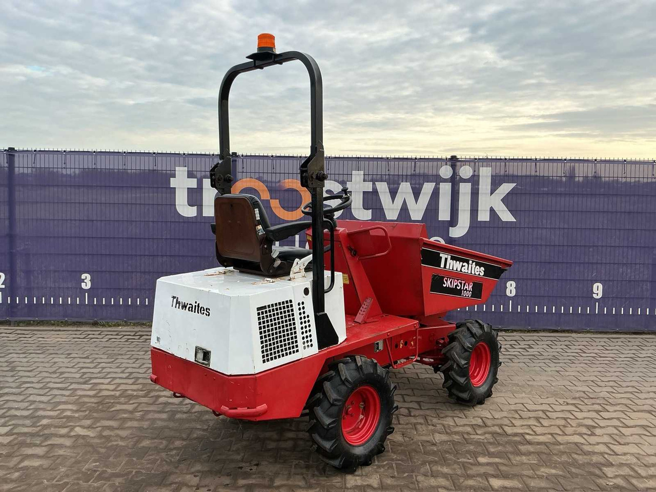 TWAITES SKIPSTAR 1000 HIGH-TIP DUMPER - Мини-самосвал: фото 4 TWAITES SKIPSTAR 1000 HIGH-TIP DUMPER - Мини-самосвал: фото 4