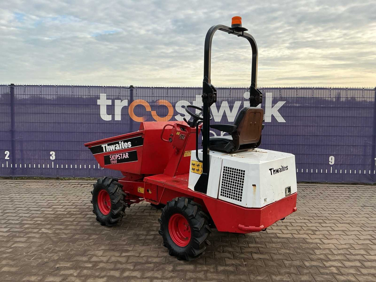 TWAITES SKIPSTAR 1000 HIGH-TIP DUMPER - Мини-самосвал: фото 3 TWAITES SKIPSTAR 1000 HIGH-TIP DUMPER - Мини-самосвал: фото 3