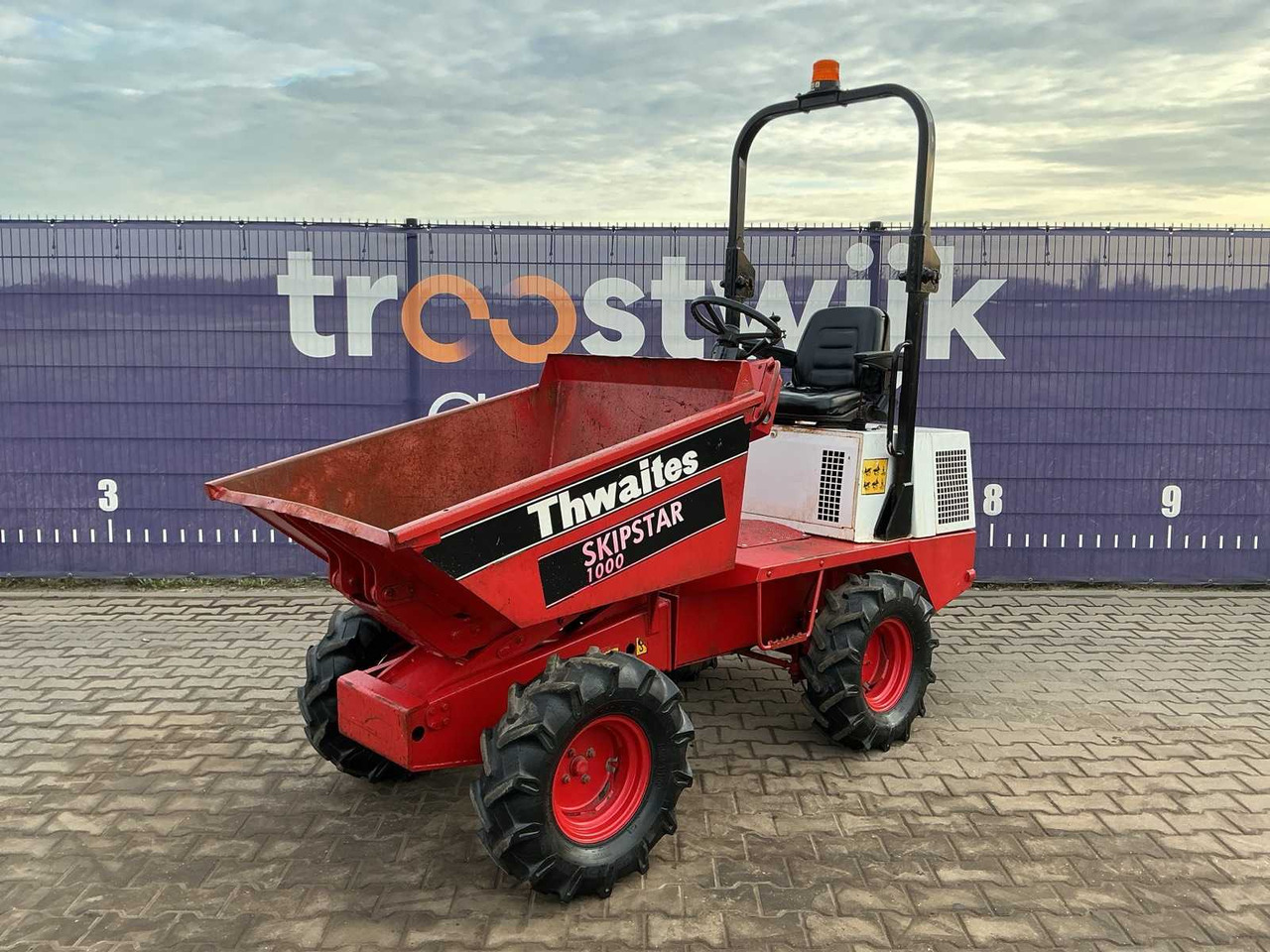 TWAITES SKIPSTAR 1000 HIGH-TIP DUMPER - Мини-самосвал: фото 1 TWAITES SKIPSTAR 1000 HIGH-TIP DUMPER - Мини-самосвал: фото 1