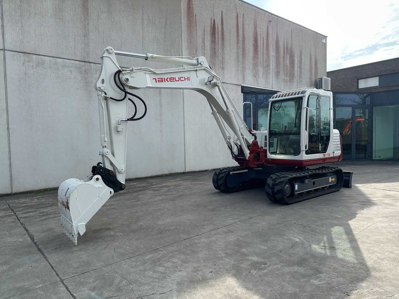 Takeuchi TB175C - Гусеничный экскаватор: фото 1 Takeuchi TB175C - Гусеничный экскаватор: фото 1