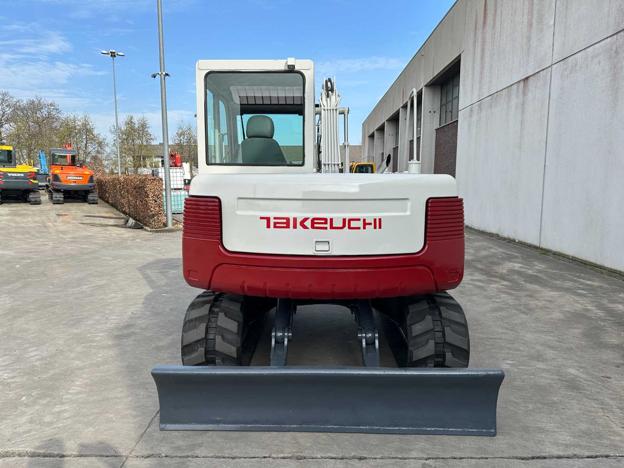 Takeuchi TB175C - Гусеничный экскаватор: фото 5 Takeuchi TB175C - Гусеничный экскаватор: фото 5