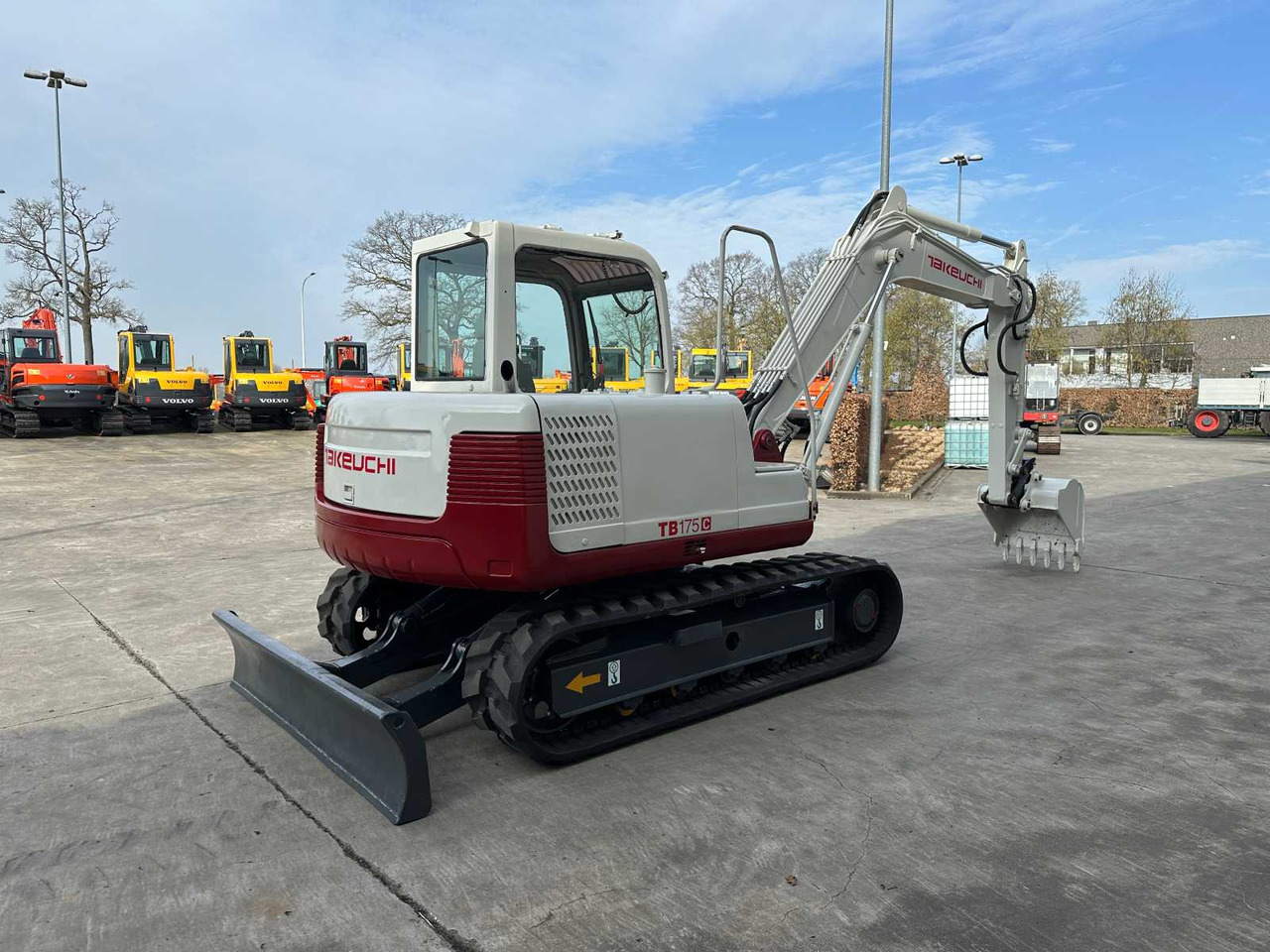 Takeuchi TB175C - Гусеничный экскаватор: фото 4 Takeuchi TB175C - Гусеничный экскаватор: фото 4