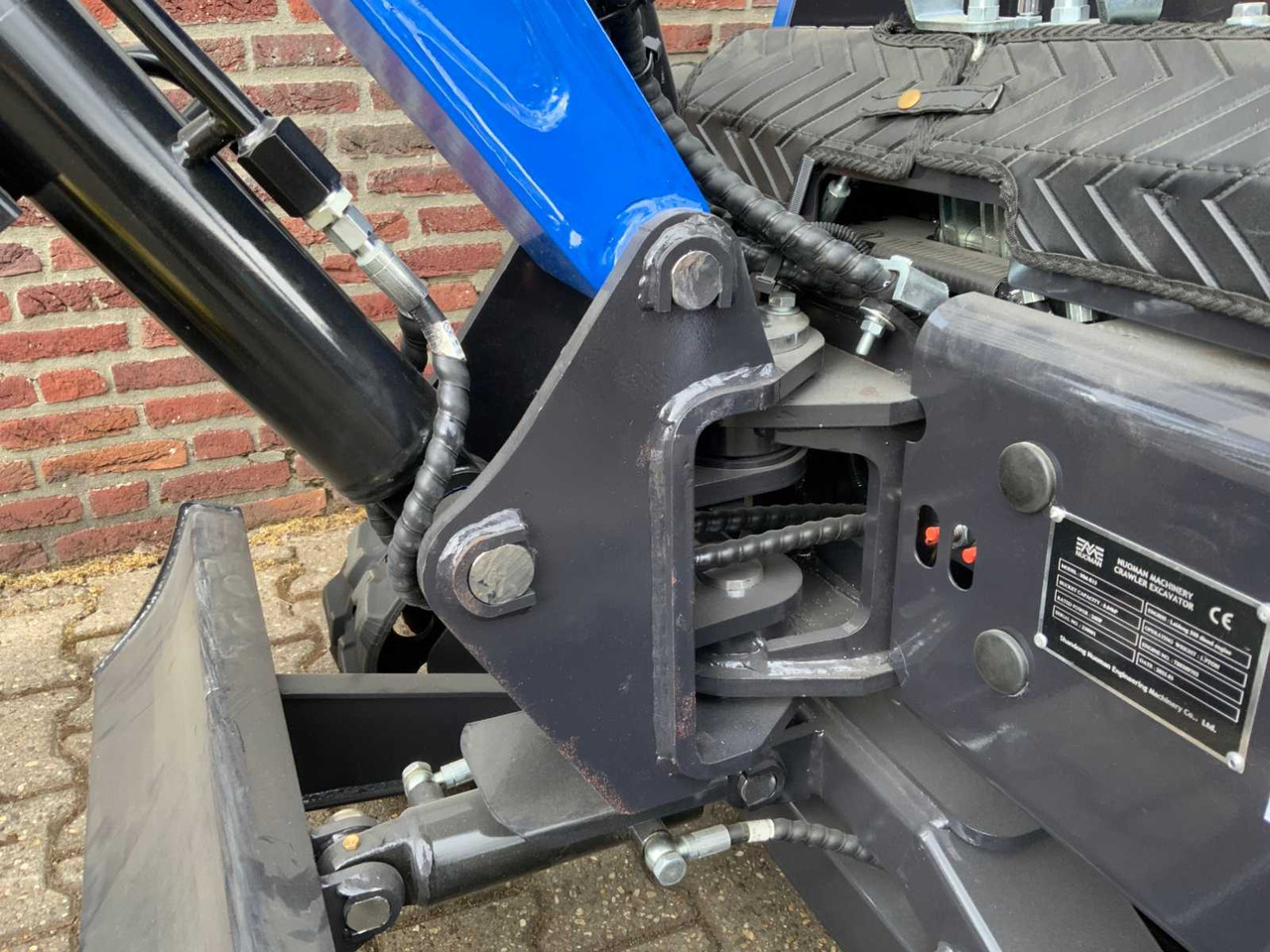 Мини-экскаватор UF Equipment NM-E15: фото 13 Мини-экскаватор UF Equipment NM-E15: фото 13