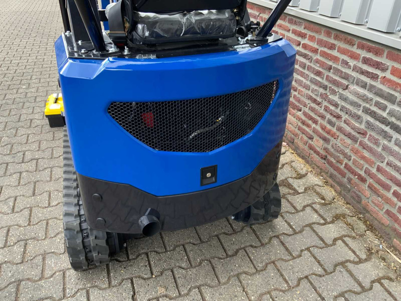 Мини-экскаватор UF Equipment NM-E15: фото 7 Мини-экскаватор UF Equipment NM-E15: фото 7