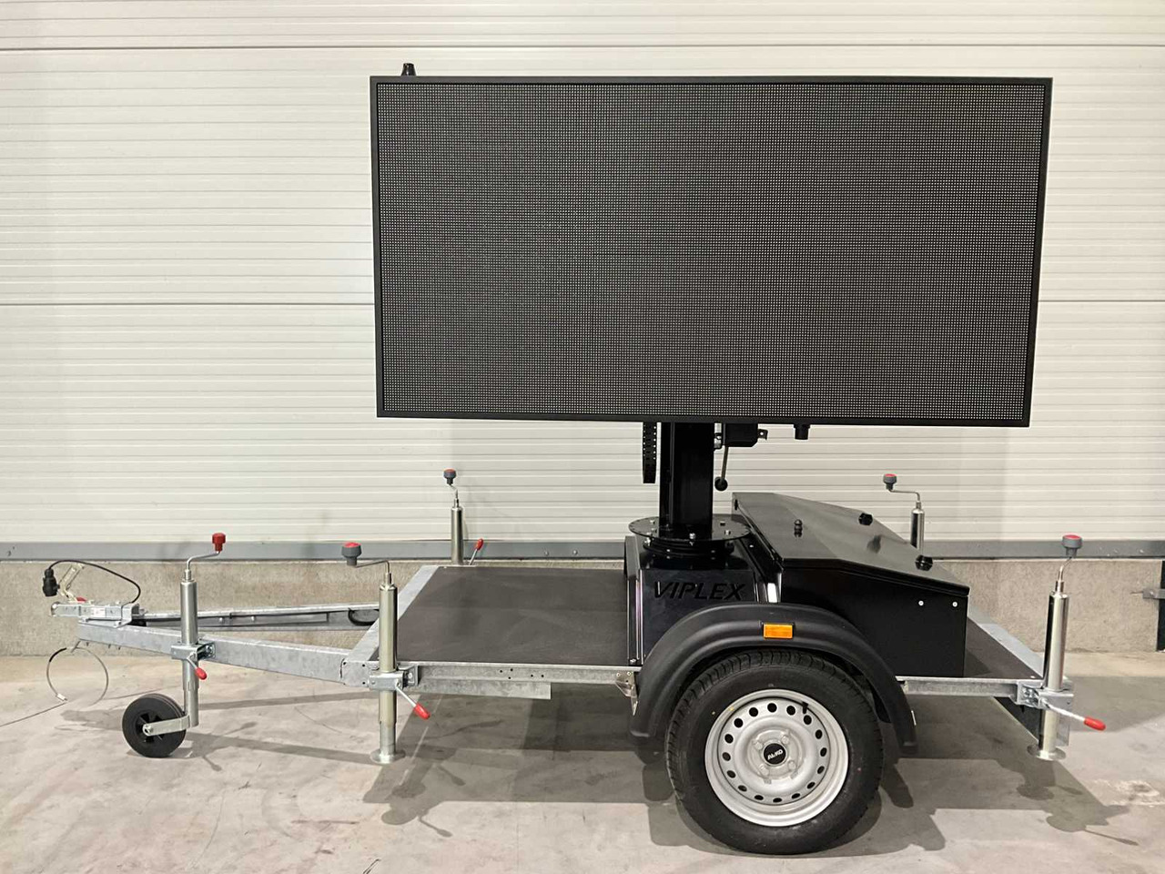Viplex tekstkar P8 Led - Строительное оборудование, Прицеп: фото 2 Viplex tekstkar P8 Led - Строительное оборудование, Прицеп: фото 2