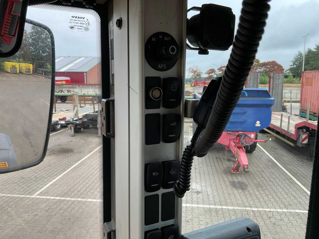 Колёсный погрузчик Volvo L120F: фото 25 Колёсный погрузчик Volvo L120F: фото 25