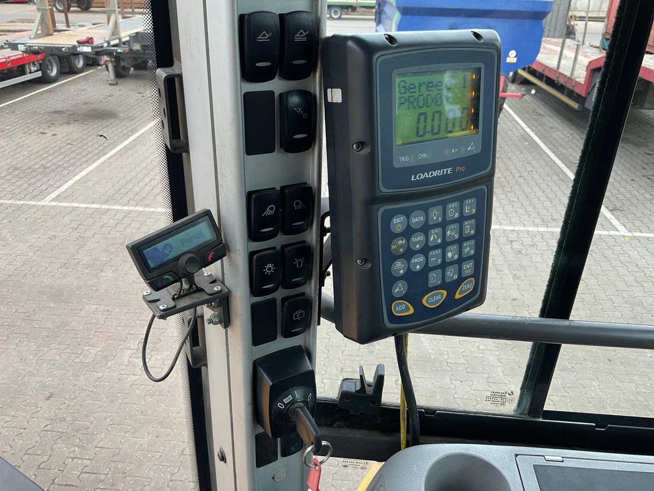 Колёсный погрузчик Volvo L120F: фото 24 Колёсный погрузчик Volvo L120F: фото 24