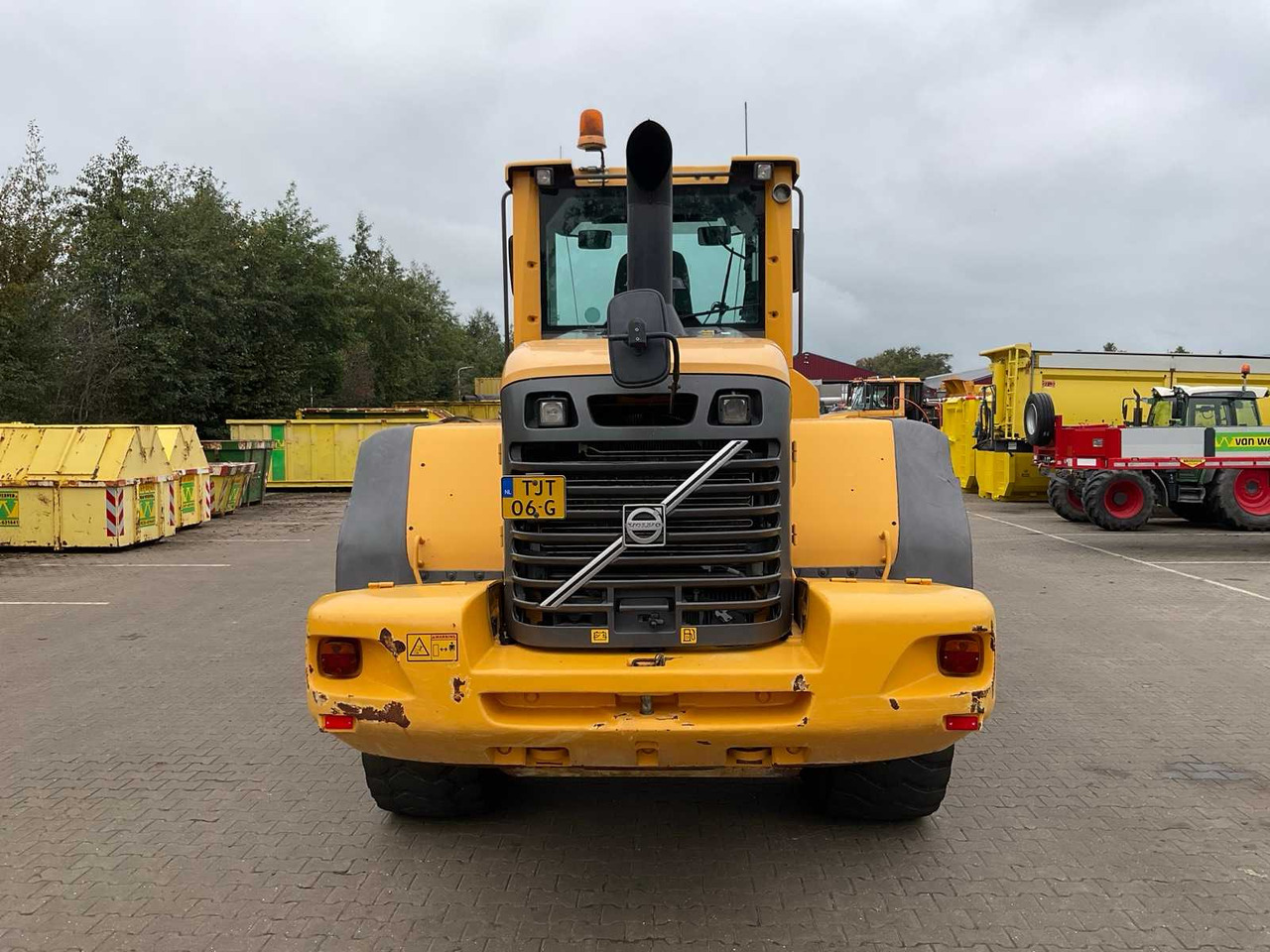 Колёсный погрузчик Volvo L120F: фото 6 Колёсный погрузчик Volvo L120F: фото 6