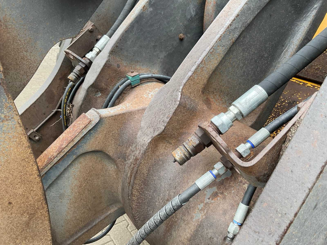 Колёсный погрузчик Volvo L120F: фото 10 Колёсный погрузчик Volvo L120F: фото 10