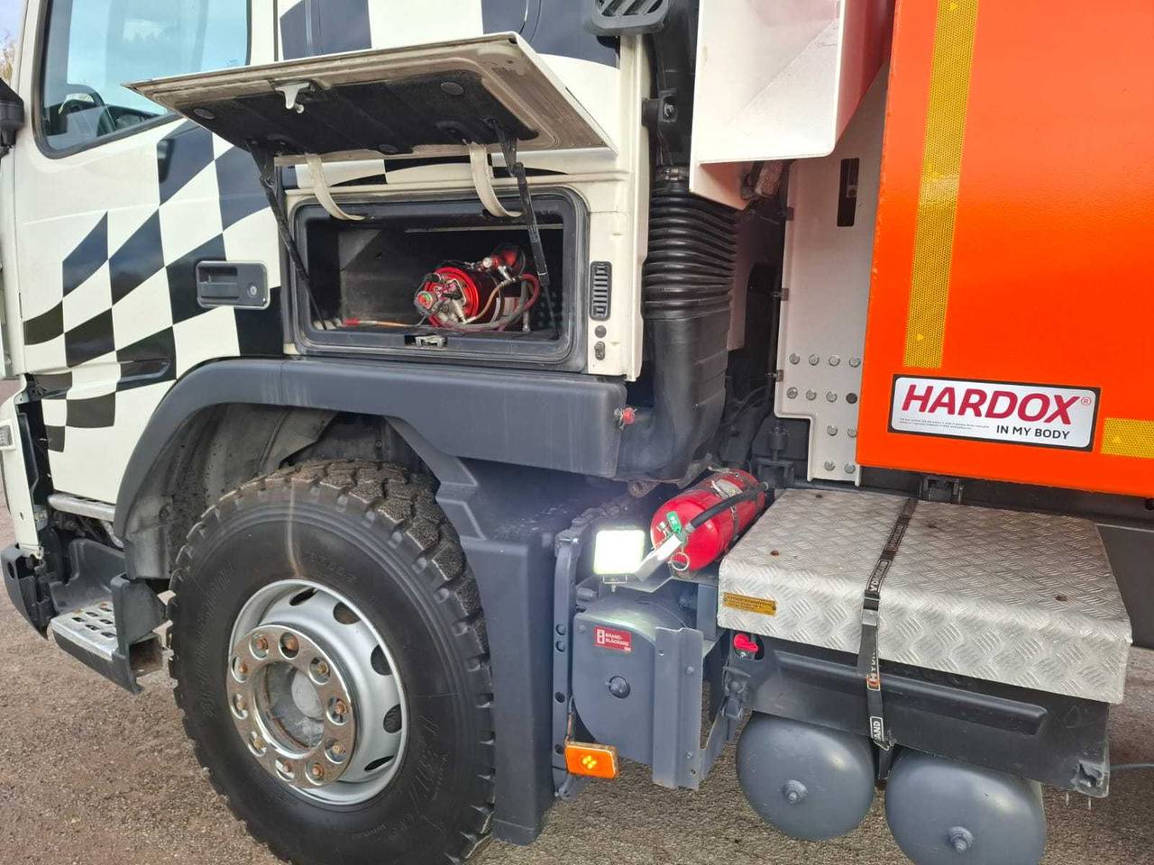 Volvo VOLVO - FM460 - DUMPER TRUCK - 2012 - Внедорожный самосвал: фото 4 Volvo VOLVO - FM460 - DUMPER TRUCK - 2012 - Внедорожный самосвал: фото 4