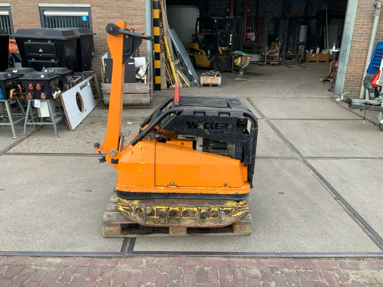 Wacker Neuson DPU 100-70 - Виброплита: фото 1 Wacker Neuson DPU 100-70 - Виброплита: фото 1