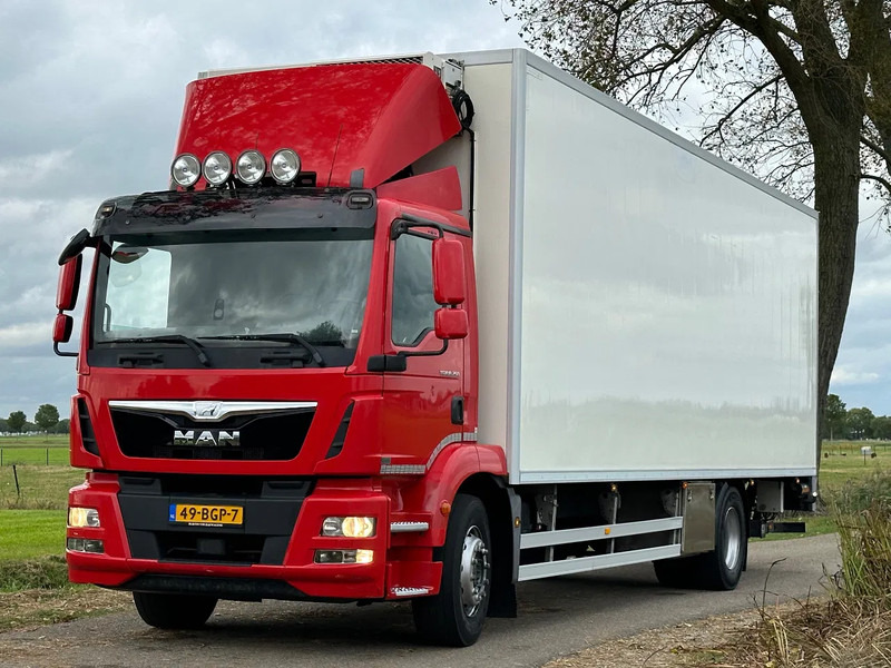 MAN TGM TGM 18.290 GEÏSOLEERDE OPBOUW - Грузовик с закрытым кузовом: фото 1 MAN TGM TGM 18.290 GEÏSOLEERDE OPBOUW - Грузовик с закрытым кузовом: фото 1