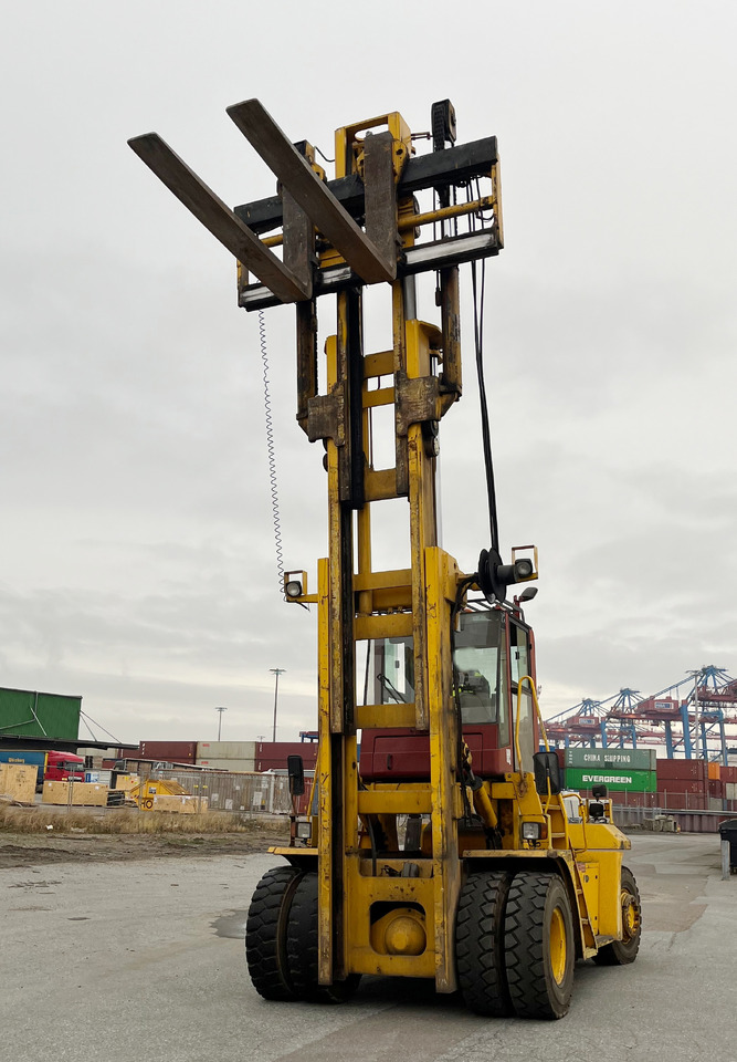 CVS Ferrari F16 - Контейнерный погрузчик: фото 1 CVS Ferrari F16 - Контейнерный погрузчик: фото 1