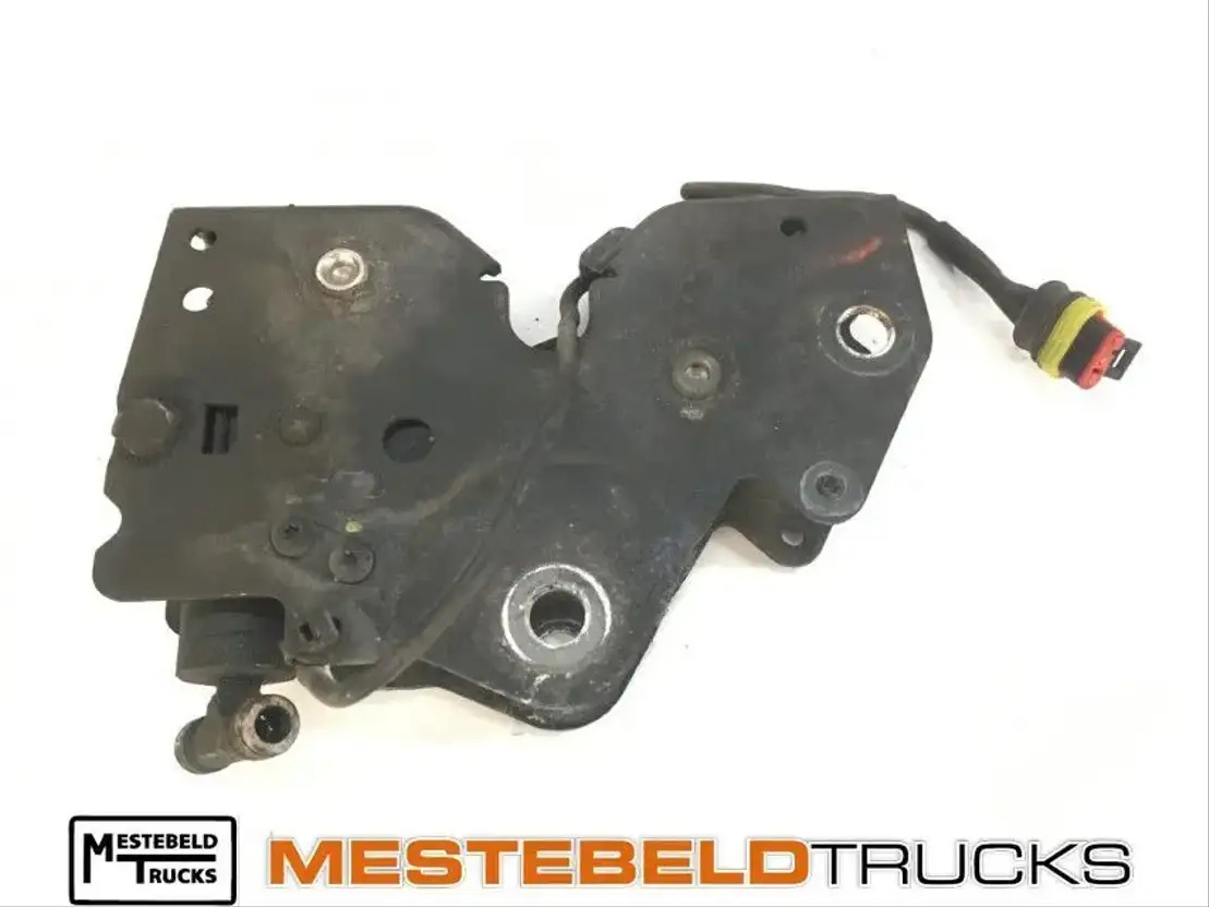 DAF Cabinevergrendeling rechts - Кабина и интерьер для Грузовиков: фото 1 DAF Cabinevergrendeling rechts - Кабина и интерьер для Грузовиков: фото 1