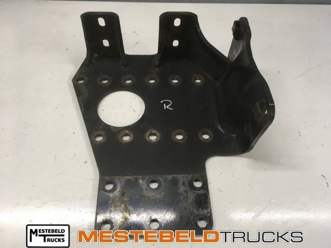 MAN Cabineophanging rechts voorzijde - Кабина и интерьер для Грузовиков: фото 1 MAN Cabineophanging rechts voorzijde - Кабина и интерьер для Грузовиков: фото 1