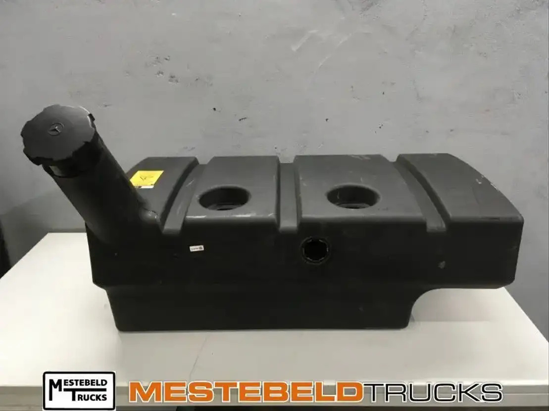 Mercedes-Benz Brandstoftank Atego 130 Liter - Топливный бак для Грузовиков: фото 1 Mercedes-Benz Brandstoftank Atego 130 Liter - Топливный бак для Грузовиков: фото 1