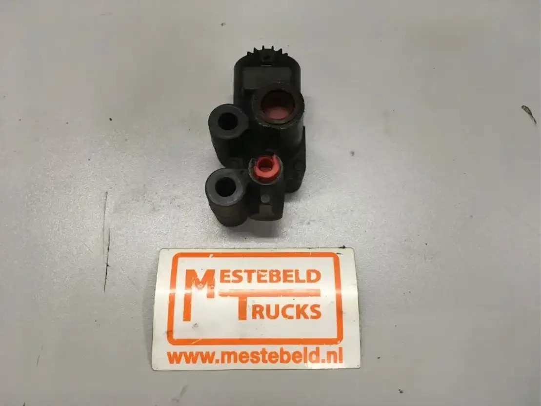 Renault D rukregelklep - Детали тормозной системы для Грузовиков: фото 1 Renault D rukregelklep - Детали тормозной системы для Грузовиков: фото 1