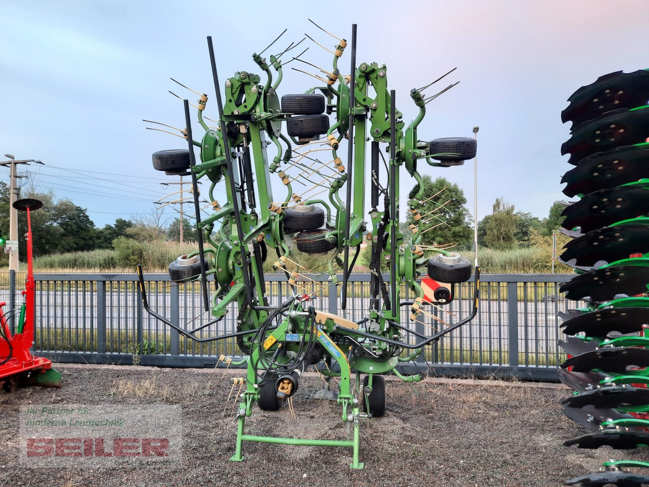 Krone Vendro 1120 - Сеноворошилка: фото 3 Krone Vendro 1120 - Сеноворошилка: фото 3