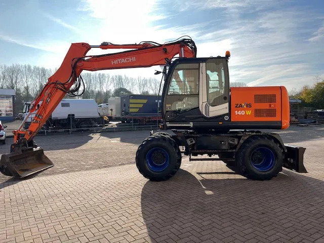 Hitachi ZX 140W-3 - Колёсный экскаватор: фото 5 Hitachi ZX 140W-3 - Колёсный экскаватор: фото 5