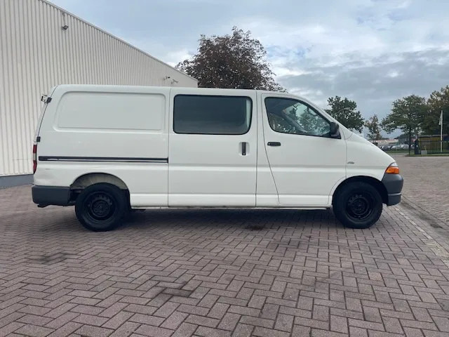 Toyota HiAce 2.5 D4-D 90 Lang Airco (LWD) Holland Van! - Легковой фургон: фото 3 Toyota HiAce 2.5 D4-D 90 Lang Airco (LWD) Holland Van! - Легковой фургон: фото 3