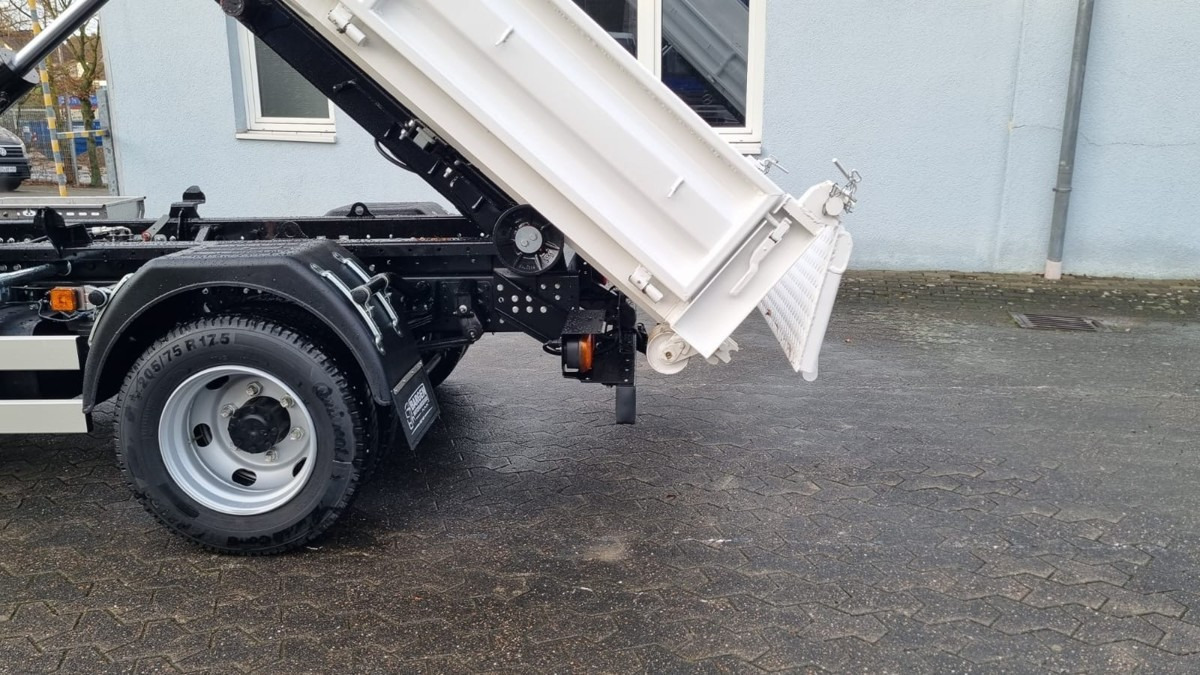 FUSO FUSO 9C18 40km/h City Abrollkipper WLF Swiss CH - Крюковой мультилифт: фото 4 FUSO FUSO 9C18 40km/h City Abrollkipper WLF Swiss CH - Крюковой мультилифт: фото 4